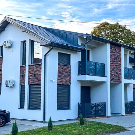 Kiko Apartmani Lux Becicherecul Mare Exterior foto