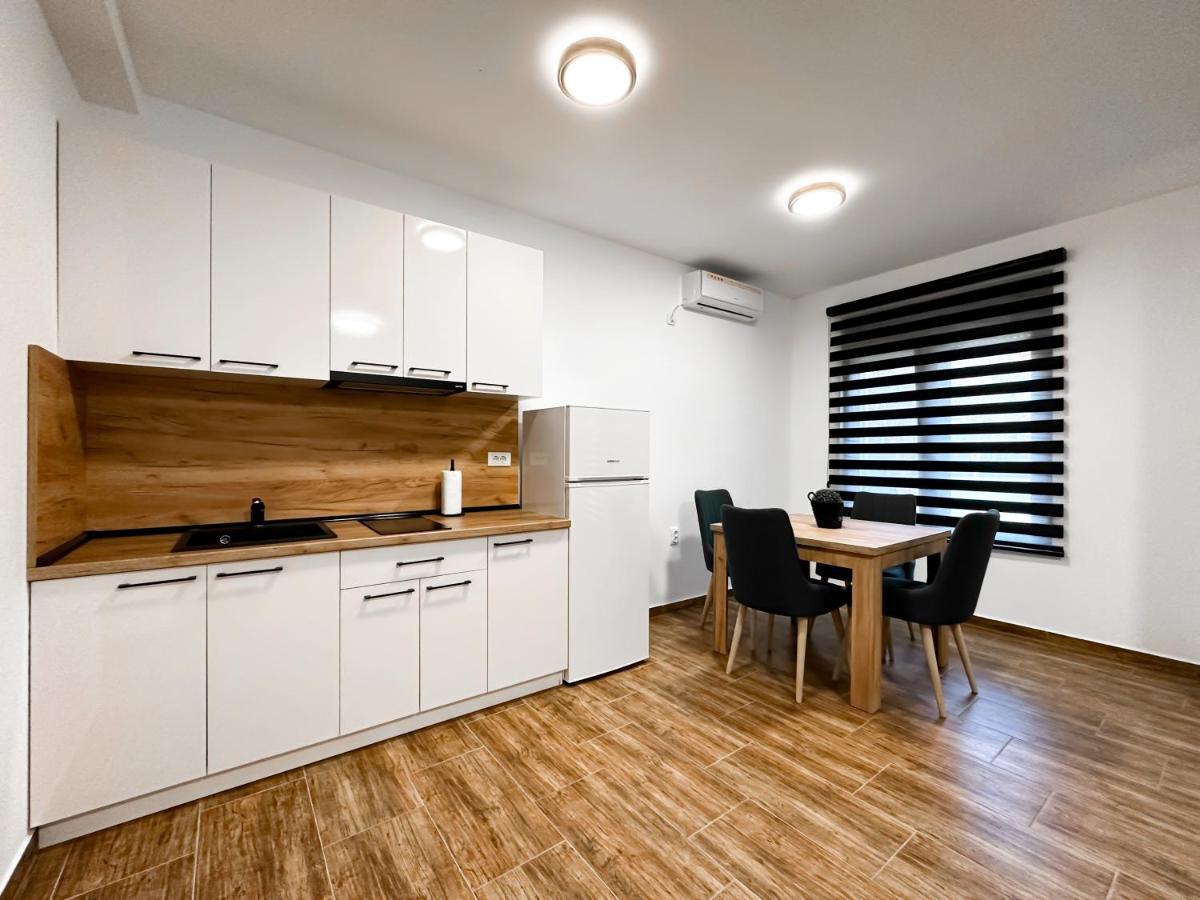 Kiko Apartmani Lux Becicherecul Mare Exterior foto
