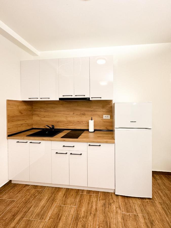 Kiko Apartmani Lux Becicherecul Mare Exterior foto