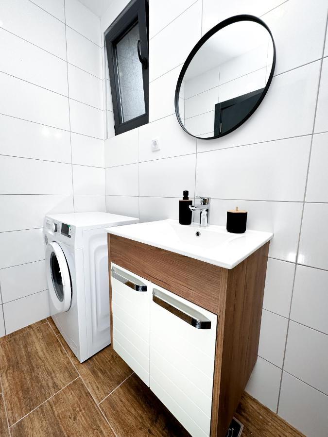 Kiko Apartmani Lux Becicherecul Mare Exterior foto