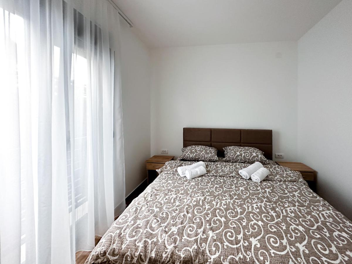 Kiko Apartmani Lux Becicherecul Mare Exterior foto