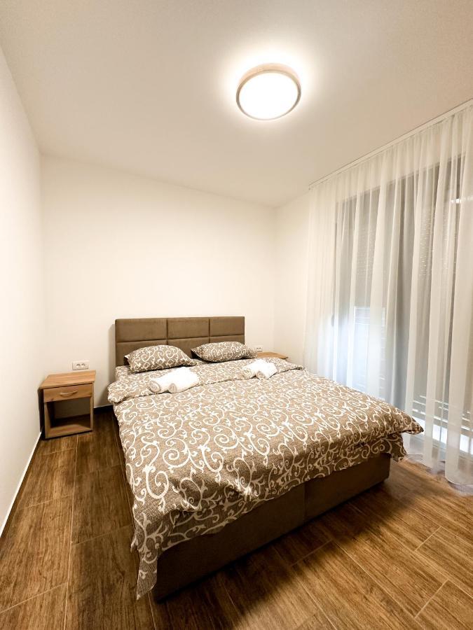 Kiko Apartmani Lux Becicherecul Mare Exterior foto