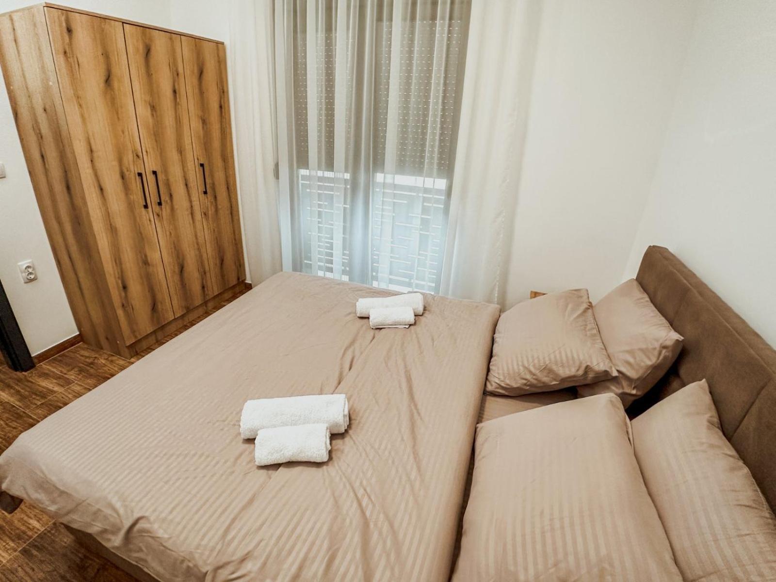 Kiko Apartmani Lux Becicherecul Mare Exterior foto