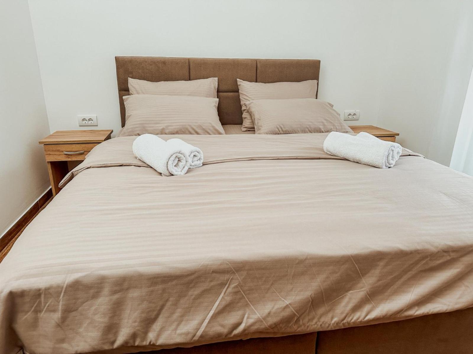 Kiko Apartmani Lux Becicherecul Mare Exterior foto