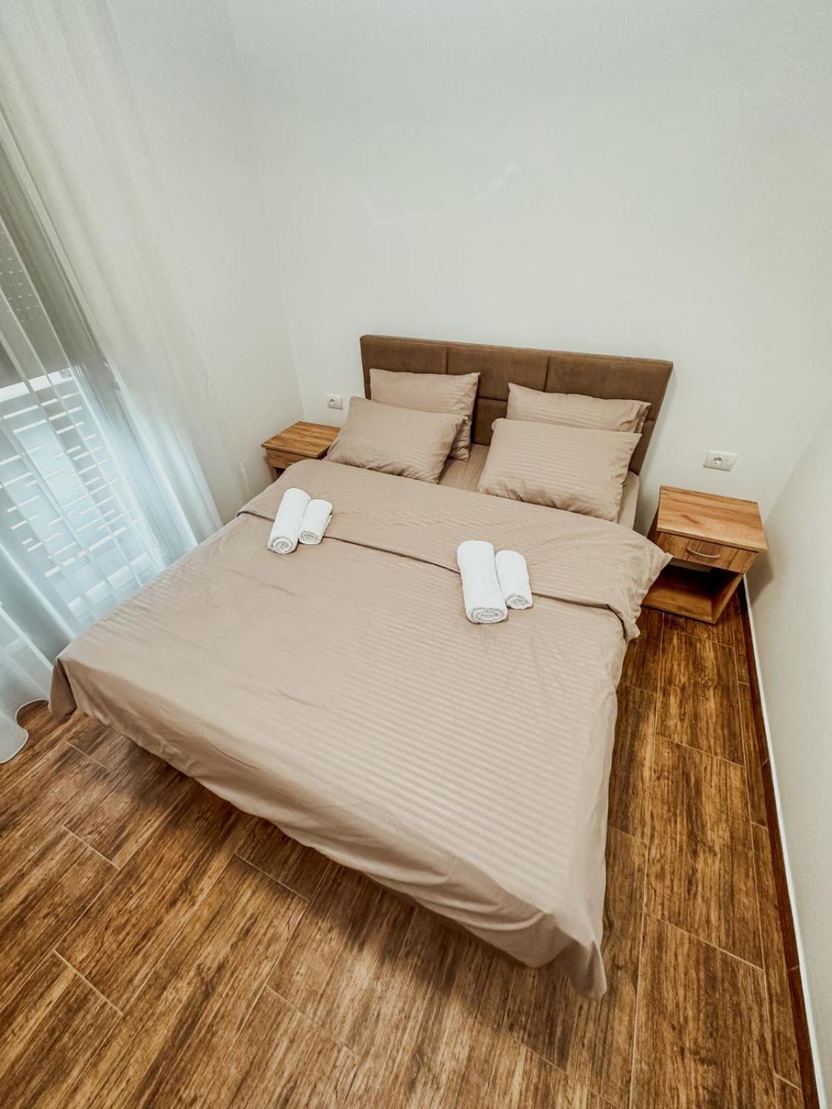 Kiko Apartmani Lux Becicherecul Mare Exterior foto