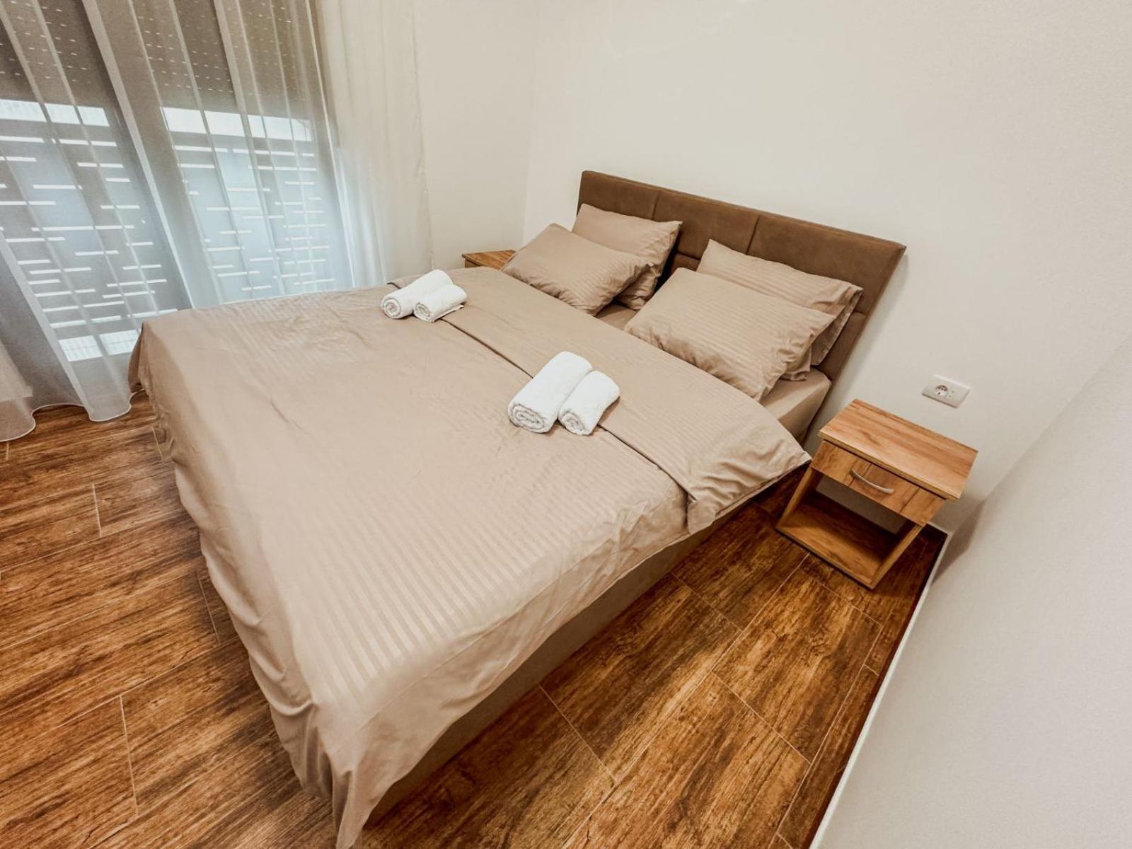 Kiko Apartmani Lux Becicherecul Mare Exterior foto