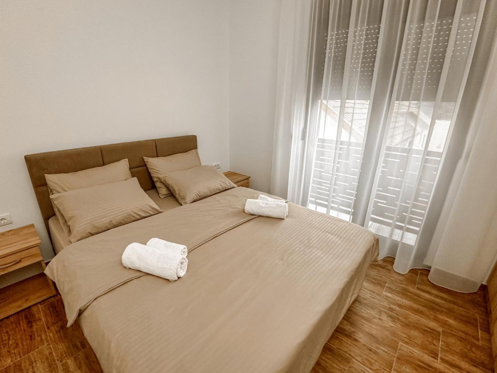 Kiko Apartmani Lux Becicherecul Mare Exterior foto
